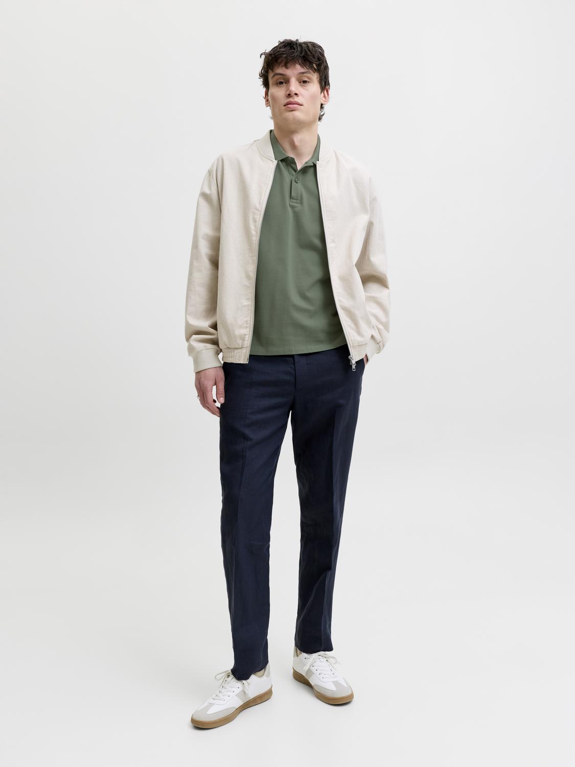 model_shot-front_full